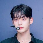 김지웅 이얼굴로 <b>망돌</b>이었다니