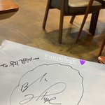 [군대] <b>훈련병</b>한테 사인해준 건가