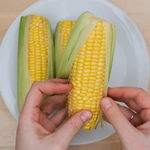 <b>제철</b> 옥수수, ‘이것’과 함께 먹으면 금상첨화