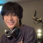 <b>찬</b>영 웃는 것도 예쁘다