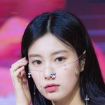 딱똑콱 이목구비 <b>소유자</b> 여자 아이돌
