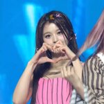 아이돌들 사이에서 급 유행하고 있다는 하트