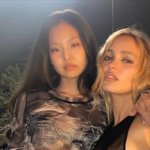 제니 <b>특유표정</b>