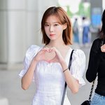 윈터 <b>도쿄</b>돔 출국사진봄?