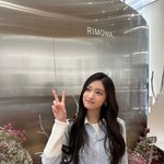 <b>이서</b> 넘 이뽀