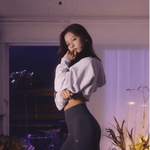 <b>설윤</b> 발 큰거임?