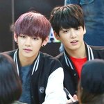 <b>뷔</b>랑 정국 좋아하는데