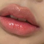 새로 산 립 조카 예쁘다..