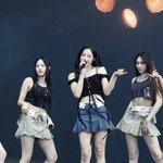 확실히 <b>무대</b>에서는 뉴진스보다 블핑이네