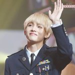 방탄 뷔 <b>낫투데이</b> 제복