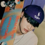 <b>제노</b> 요즘 왤케 잘생겼냐