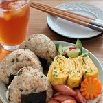 한 그릇에 맛 듬뿍 담은 <b>식사</b>