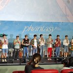 쇼케이스 <b>중계</b>하라고....