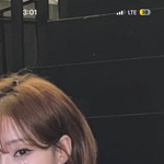이거 <b>머리</b> 무슨색이야??