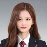 설윤 걍 이때처럼 메이크업 <b>유지만</b>해도 좋을텐데