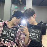 건욱이 자기도 멋있는 <b>표정</b>으로 나온 사진 올리지ㅋㅋㅋ
