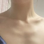 [댓글부탁해] 19?) <b>가슴뼈</b>가 다 보여…