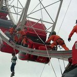 눈 앞에서 가족 5명 추락…손녀 껴안고 버틴 할아버지[그해 오늘]