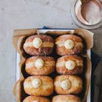 입안 가득 부드러운 크림 <b>도넛</b>