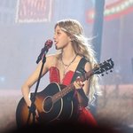 <b>블링</b>블링하게 커스텀한 아이들 우기 월드투어 기타