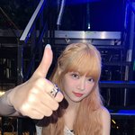 <b>은채</b> 머리색 너무 이쁘지 않어