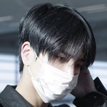 덥 <b>영훈</b> 흑발 개잘어울린다