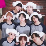 [스키즈] <b>한테</b>이 달래주려고