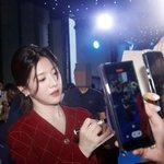 피부가 하얗다 못해 <b>투명</b>해