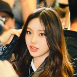 <b>혜인</b> 웨이브머리 했네
