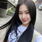 현실에서 이 얼굴이면 이쁜거야??