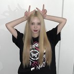 다음달 컴백 위해 금발로 탈색한 여돌