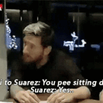 앉아서 소변보는 <b>메시</b>