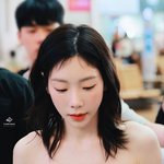 요즘 이런 끊긴거 같은 머리가 <b>유행</b>임?