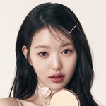 갑자기 든 생각인데 <b>원영</b>이 얼굴 점 왜 안뺄까?