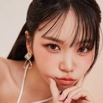 멤버 <b>전원</b> 화장품 모델하는 르세라핌