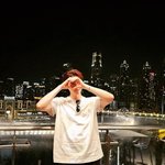 ‘열애’ <b>이종석</b>, 아이유에게 보내는 하트?