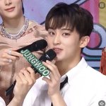 <b>마크</b> 미모의 축복 끝이 없네