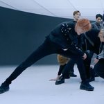 해찬 ㄹㅇ 다리는 겁나 이쁜것 같음