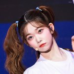 한번 보면 잊기 힘든 얼굴의 <b>여</b><b>돌</b>들