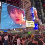 앤톤 <b>뉴욕</b>스퀘어에 데뷔 광고 걸림