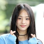 <b>민지</b> 볼때마다 누구 닮았다 했는데