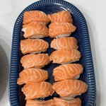 <b>연어</b>초밥 ㅈㄴ 잘만들지않음?