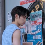 어차피 <b>옷</b> 똑같을거면 어제 트레일러 <b>착장</b>으로 찍어...