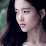 김태리 진짜 <b>신비</b>롭게(?) 생긴 듯