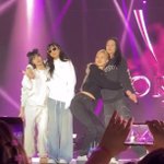 제니 <b>아크네</b> 파티 갔네