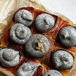 <b>흑임자</b> 들어간 건 다 맛있어