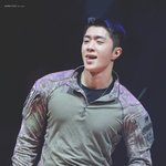 얼굴도 얼굴인데 일단 몸이 히어로<b>st</b>