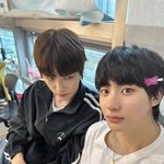 <b>성찬</b>이형이 맨날 저 째려봐요