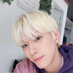 금발 잘어울리는 남돌 알려줘