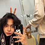 [라이즈] <b>원빈이</b> 머리 위에 손가락 앤톤이지ㅋㅋㅋ